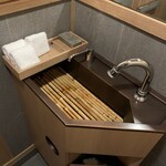 杦 - 水回りは、どこか、つくばいを感じます。