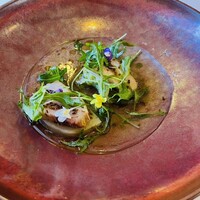 ラ・トゥーエル - ◆藁焼き氷見のプリ、蕪と白菜を敷いた前菜