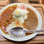 スパイス ファクトリー - コク旨カレー&スパイシーチキンカレーのあい盛りツインカレー