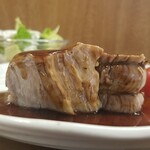 キッチン ブルー グローブ - 横から、いつも通り大きなエアーズロックです