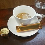 キッチン ブルー グローブ - 最後はミルクを入れます