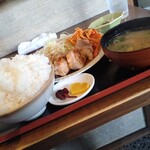 米と汁のお食事処 氣楽 - 