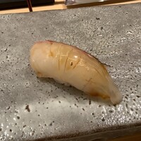 鮨 神楽 - マダイの桜葉締め(　ﾟдﾟ)