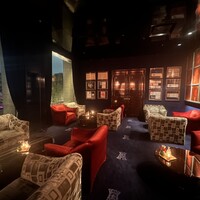 トゥールダルジャン 東京 - 美術館のようなバー