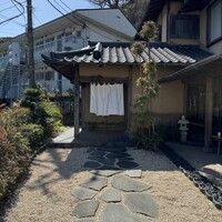 ミ・カサ - 雰囲気あるアプローチ｡後ろの建物を感じない〝夜〟にまた撮りたい感じ｡