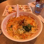 小籠包の王様 華星 - 四川担々麺