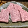 焼肉 初栄 - まばゆいばかりのサシが入った高千穂牛ロース