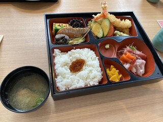 Sushi To Yakiniku Zenibakoooyama - 松弁当とお味噌汁