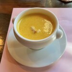 隠れ家アンジュ  - おまかせランチのスープ かぼちゃのスープ