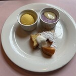 Ange - おまかせランチのデザート カシスムース、マンゴーシャーベット、パウンドケーキ