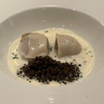 スリオラ - 軽く燻したキャビア　　厚岸産カキとチャコリの香り