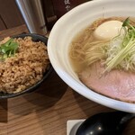 ラーメン 健やか - 