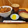 ぶた丼のとん田