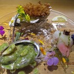 kitchen俊貴 - 季節のオードブル３品（真牡蠣のフライとタルタル、ヒラメのカルパッチョと菜の花のソース、あわびのステーキ）