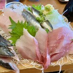 埼玉漁港 海鮮食堂 そうま水産 - 今日は、びんちょうまぐろ、鰯、ハマチ、鯛、鰆でしょうか？！