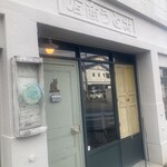 バラエティストア モグネズ - 入り口