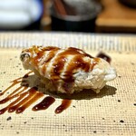 鮨 西崎 - ■煮穴子
      こちらも、ふうわり♪
      甘みのしっかりしたツメで、後半にしっかりとした強さを演出。