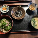 こつこつ庵 - 琉球丼定食