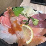 魚力 - 本マグロ使用豪華海鮮丼1390円をしゃり大盛り無料