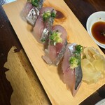 Sakanaya Chokuei Sushi Shokudou Uomaru - アジの寿司