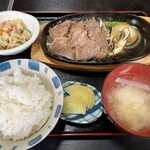 焼肉山道 - 鹿カットステーキ定食（1,500円税込）