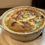 食堂 サビーズ - オニオングラタンスープ
