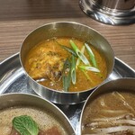 オイシイカレー - ①鶏出汁チキンカレー