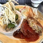 京口屋珈琲館 - 春キャベツたっぷりのメンチカツ