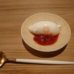 赤坂 藤田 - 杏仁ヨーグルトと苺と赤ワインソース◎