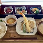 京都石塀小路豆ちゃ - 季節の天ぷらと京のおばんざい3種の御膳　　　　　　　　1,650円(税込)