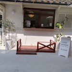 B-yond - 店舗  外観