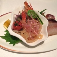龍天門 - 冷菜焼物の盛り合わせ。
