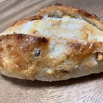 アヴァンセ - クランベリーとクルミのチョコフランスパンのアップ