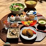 農絆卓恵 地産美食の小皿料理 - 