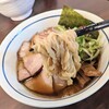 麺や 麟子鳳雛 - 特製青唐生姜醤油そば（麺リフト）