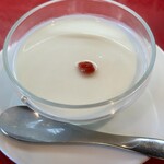 四川 - 杏仁豆腐