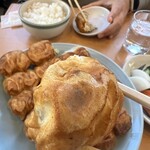 Howaito Gyouza - 油がよく切られた、しつこくない皮、軽やかな餡、何個でも食えそう！