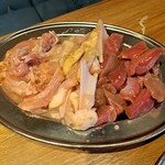 綾瀬肉流通センター - 鶏ホルモン３種盛り