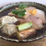 Raxamenkamonohairo - 鴨らぁ麺 醤油+鴨ワンタン　アップ