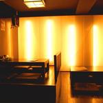 Daimi Uya Bure Kabure - 間接照明が淡い空間を作ります。