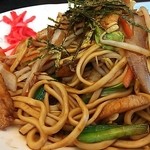 空港食堂 - 沖縄焼きそば \550（味噌汁付き）