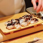 すが弥 - 室津の鳥貝です。貝の季節のスタートです