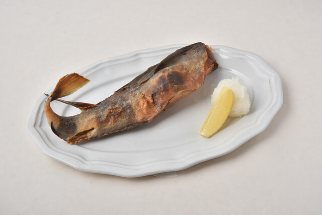 伴助のホッケ [半身]