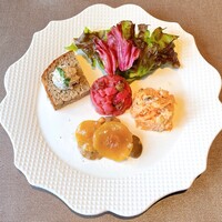 Russian Restaurant ROGOVSKI 銀座 - 本日の前菜とサラダの盛り合わせ