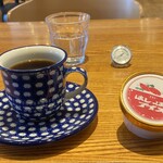 茨城大学生活協同組合 水戸購買部 コンビニショップ - サザで撮影。コーヒーはケニア。