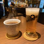 Taifu Do Dainingu Ba Maipenrai - ホット烏龍茶と生中です