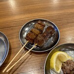 串焼肉・串焼きホルモン てが利 - レバーとハラミ