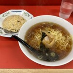 伊峡 - 半チャンラーメン　700円