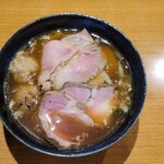 ラーメン 坊也哲 - 中はチャーシューたっぷり