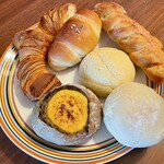 Boulangerie JEAN FRANCOIS - クロワッサン280円、プレミアムパンサレ216円、めんたいフランス324円、メロンパン237円、チーズフォンデュブール356円、パンオクレーム280円(税込)